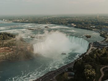 Niagara Falls Runs Dry Day