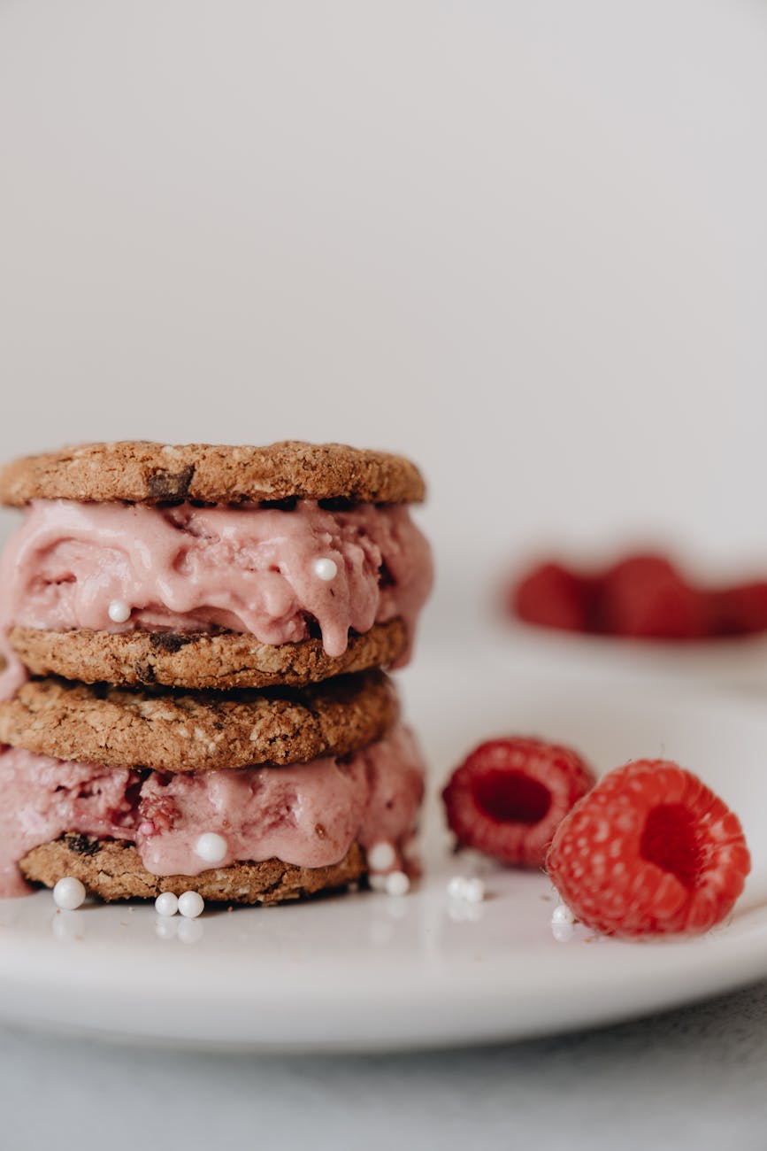 close up photo of cookie sandwich