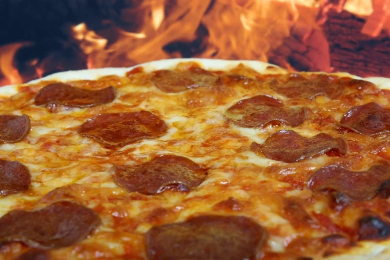 Free close pepperoni pizza oven