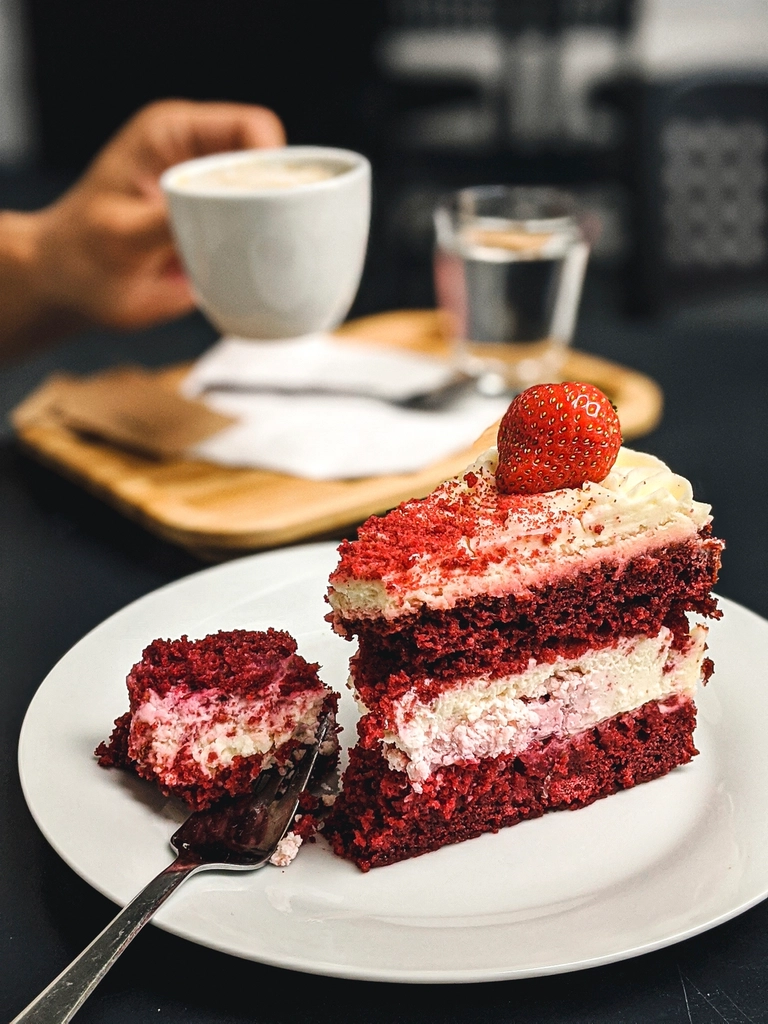 Free red velvet cake photo
