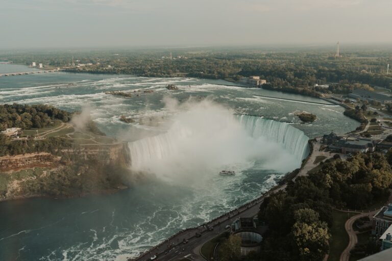 Niagara Falls Runs Dry Day